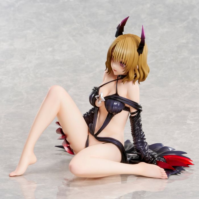 Risa Momioka Darkness Ver. (Box Dented)